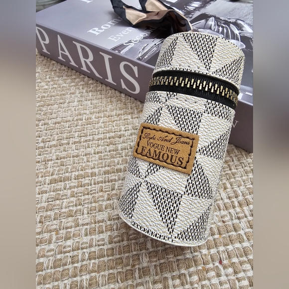 Fashion White Purse Charm Mini Bucket Lipstick Case Key Chain New - Picture 4 of 4